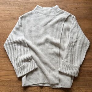 Athleta Woemns Turtleneck Sweater in Cream XL